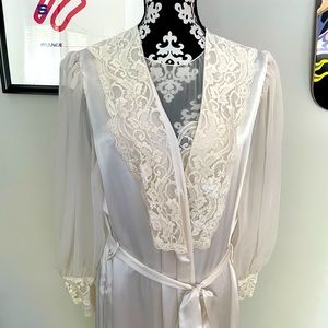 Vintage Bridal Gown & Robe Set